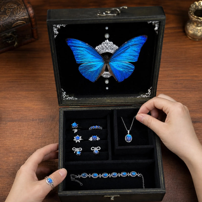 Lucimorph craftsmanship step 5, custom arrangement of the luxury jewelry compartment.
